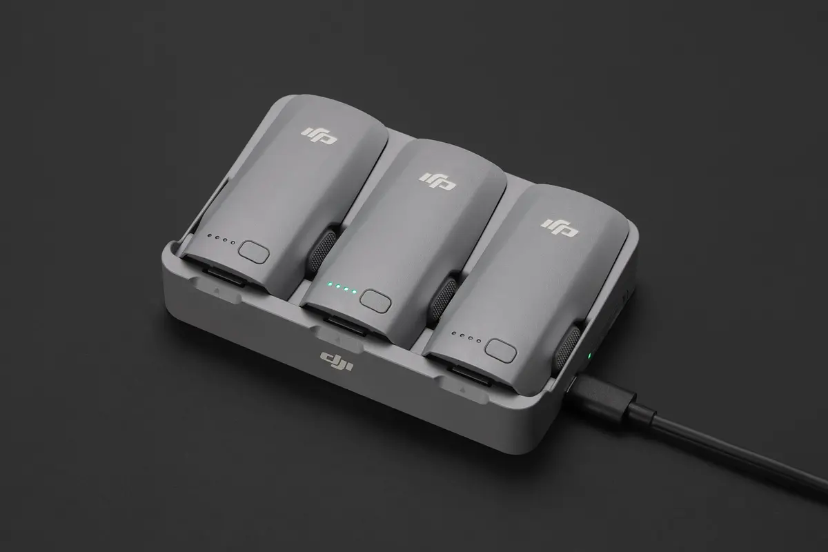 DJI Neo 2 Two-Way Charging Hub charging batteries